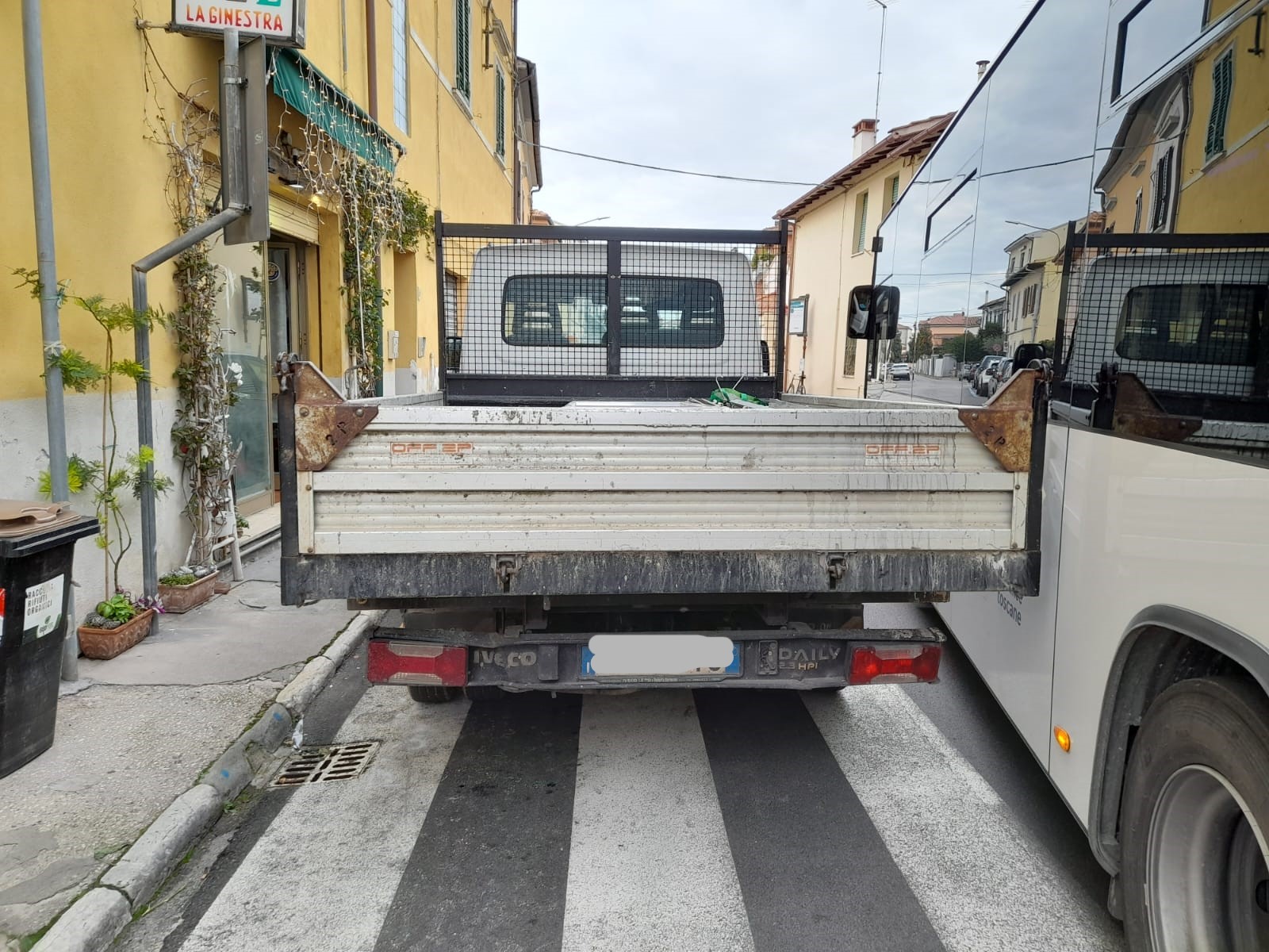 blocco bus via Cerboni Pisa 19112025